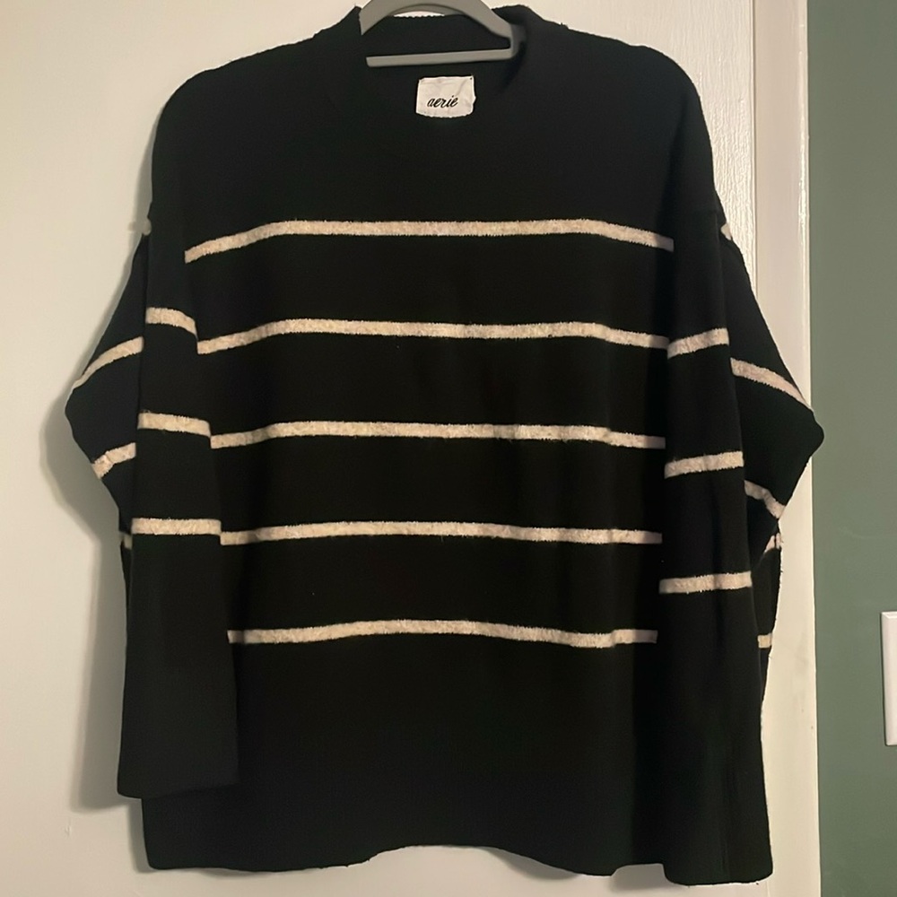 COPY - Aerie Unreal Sweater, EUC, Size Medium